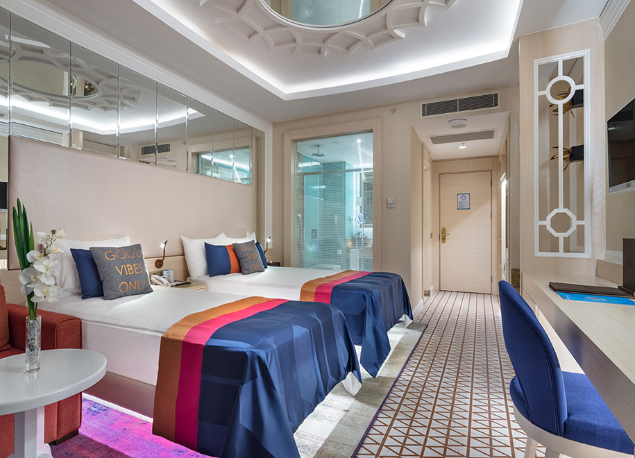 Standart Havuz Manzaralı Oda - 2